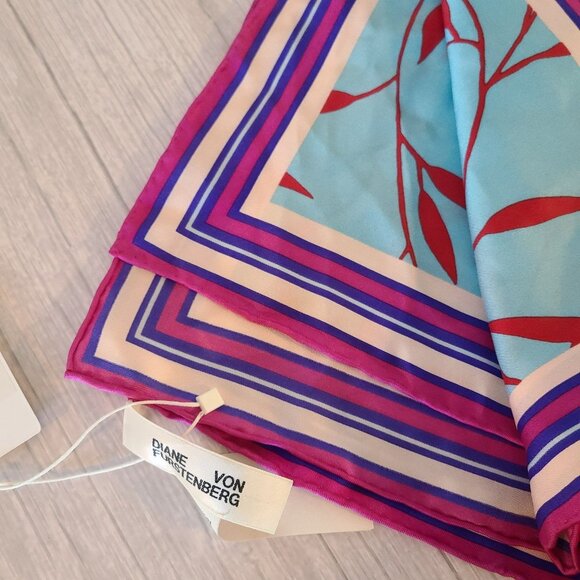 Diane von Furstenberg Silk Scarf Shelton Square Marine NEW Hand Rolled Stitched - Picture 4 of 7